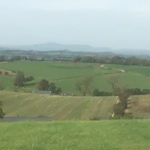 https://tims-getaways-super-caravan-a2-todber-valley-caravan-park.yorkshirehotels.net